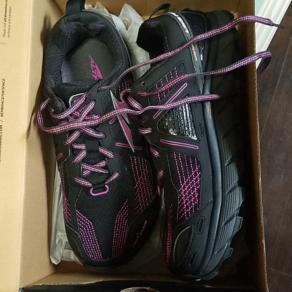 Altra Lone Peak 3.5 trail running shoes size 9